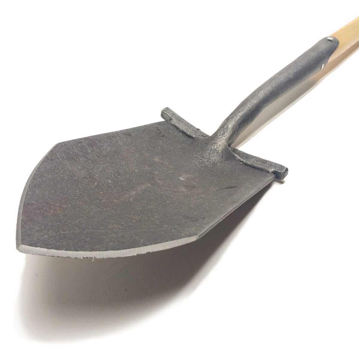 Spade med spetsigt skär Smidd trädgårdsspade