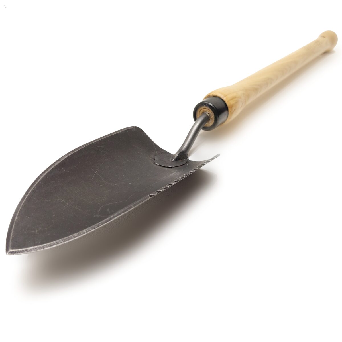 Handspade med rotsåg Handtag med askknapp